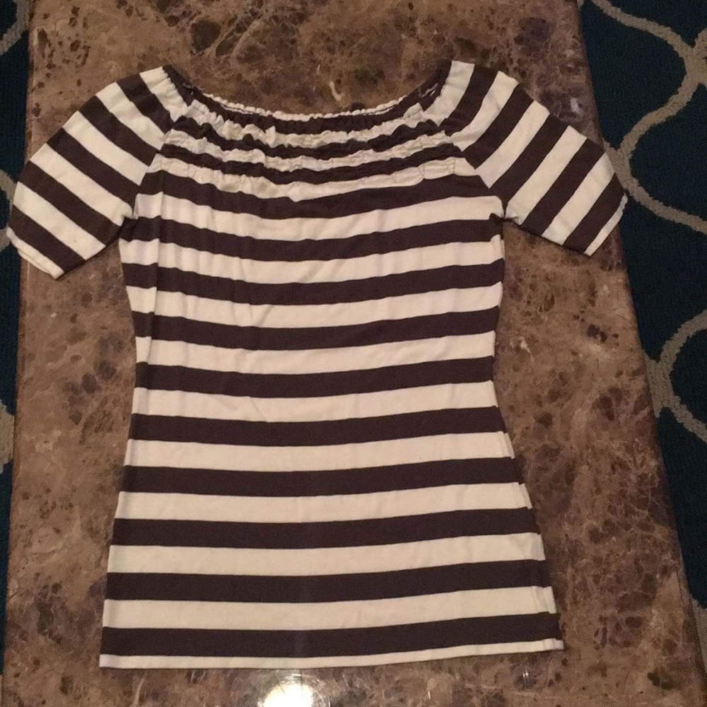 Brown and white stripped tee